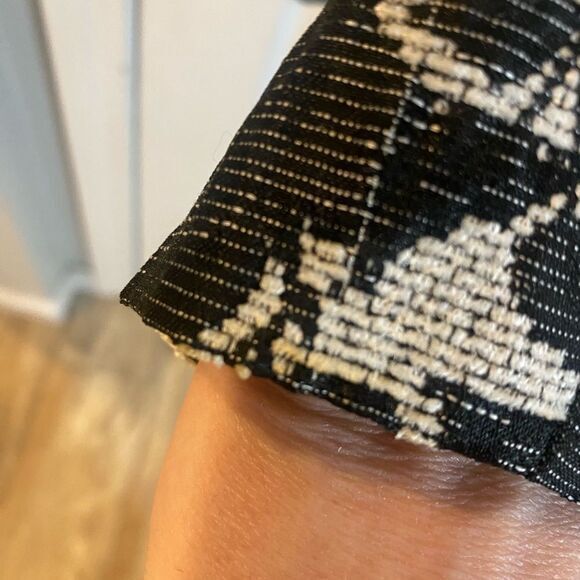 - Woman’s Alfred Dunner black and white coat size 14 HAS MARKS ON SLEEVES - Picture 5 of 11